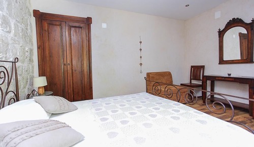 Studio (2 Bedroom Studio Apt,Terrace)