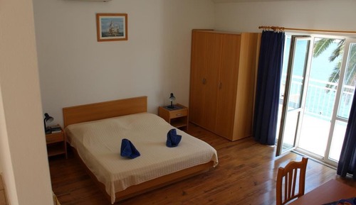 Studio (Studio Apartment with Terrace and Sea)