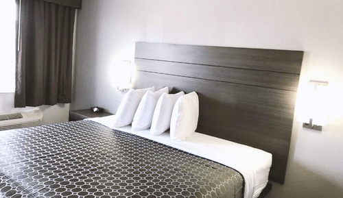 Comfort Room, 1 King Bed, Non Smoking