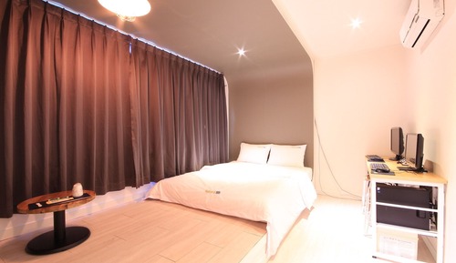 Room (Special Room with Platform Bed (Wide )