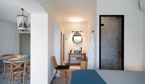 Deluxe Suite, Jetted Tub, Sea View