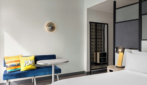 Room, 1 King Bed, Non Smoking (Mobility Accessible, Roll-in Shower)