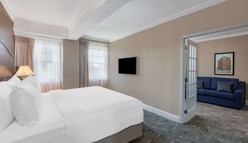 Suite, 2 Bedrooms, Non Smoking (1 King Bed, 1 Queen Bed)