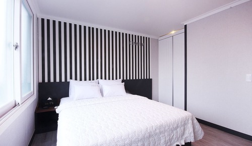 Room (Centum Penthouse)
