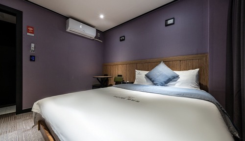 Room (Standard bed (NETFLIX available))