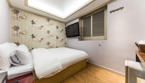 Room (General room large room (no parking))