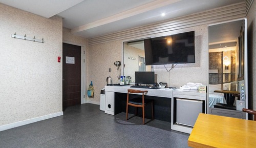 Room (Deluxe twin room/free breakfast and a)