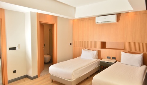 Deluxe Suite, 2 Bedrooms, Kitchenette, Sea View