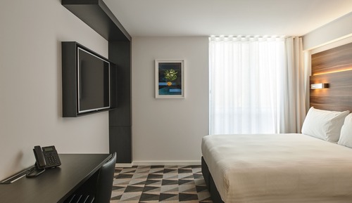 Deluxe King Room