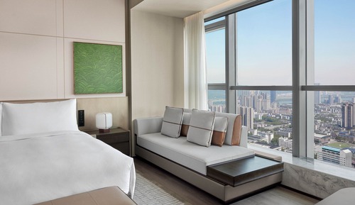Premium Room, 1 King Bed, City View