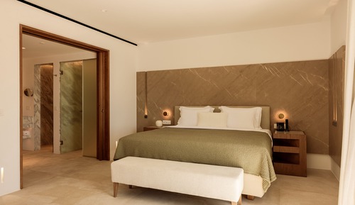 Deluxe Pool Suite Sea View