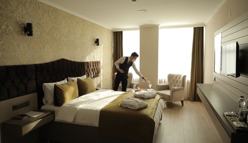 Deluxe Room, 1 King Bed, City View