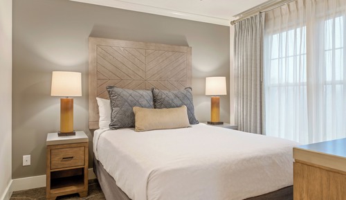 Regal Vistas 2 Bedroom Presidential Condo with Spa Tub/Full Kitchen