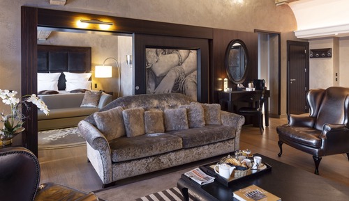 Premium Suite