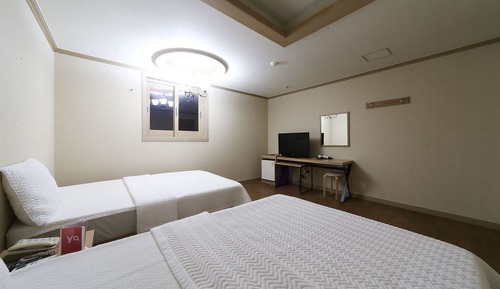 Room (For 2 Persons(Single Bed2))