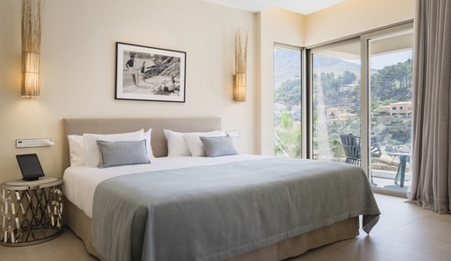 Suite, Balcony, Partial Sea View