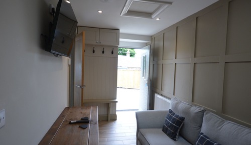 Comfort Cottage, Ensuite, Courtyard View
