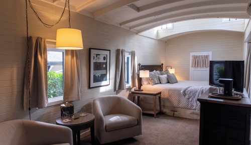 Suite, 1 King Bed (Caboose)