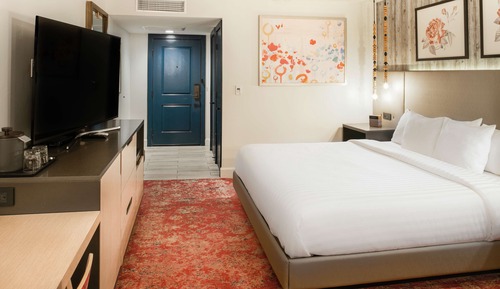 Room, 1 King Bed, Pool View