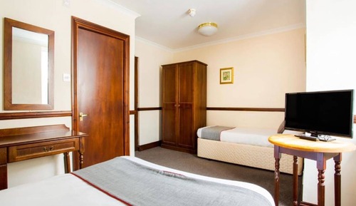 Deluxe Triple Room, Ensuite