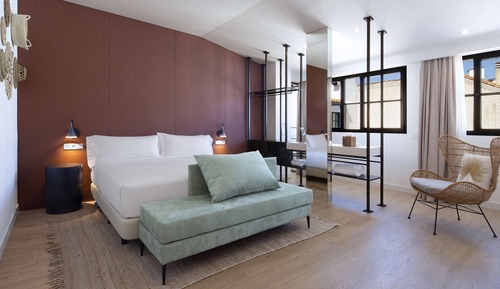 Superior Room, 1 King Bed