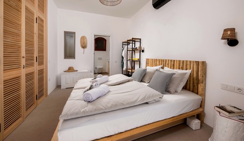 Honeymoon Suite