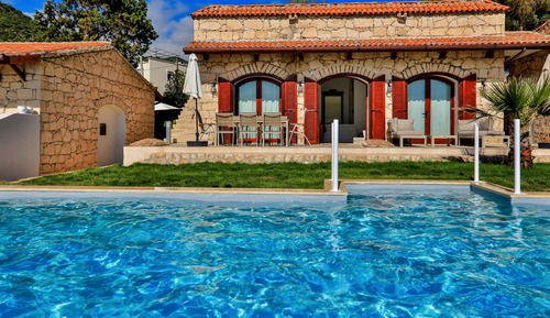 Grand Villa