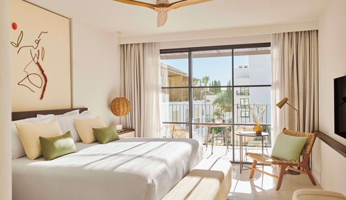 Deluxe Double Room King Bed