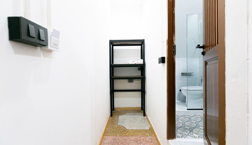 Double Room, No Windows