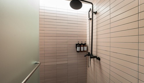 Room (Standard Double (Walking only Netflix)