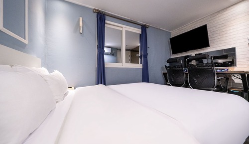 Room (Couple PC Room - Early Check-in (High)