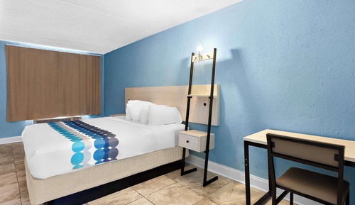 Room, 1 King Bed, Accessible, Smoking