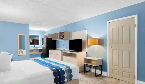 Standard Room, 1 Queen Bed, Smoking