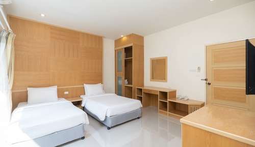 House, 2 Bedrooms, Jetted Tub