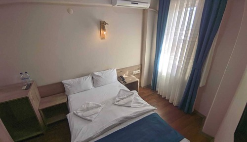 Economy Room