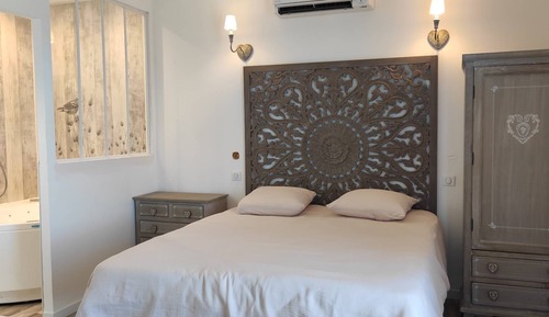 Honeymoon Room