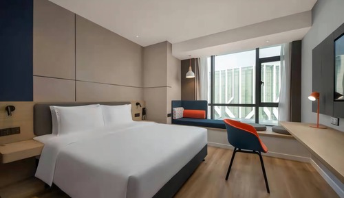 Standard Room, 1 King Bed (Extra Floor Space)