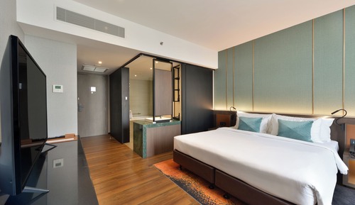 Standard Condo, 1 King Bed