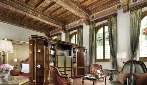 Francesco I De' Medici Master Suite