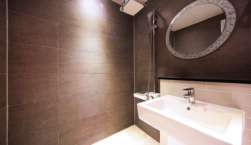 Room (Triple Room (3 Single Beds) (2 Shower)