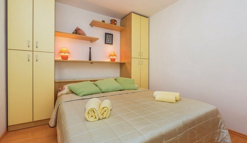 Studio (Studio Apartment with Terrace and Sea)