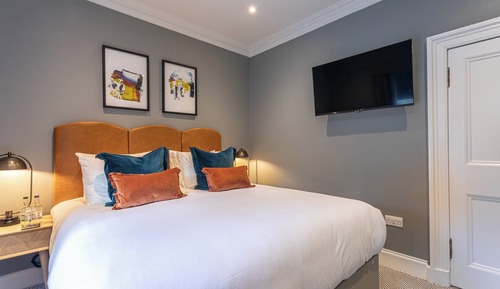 Luxury Suite