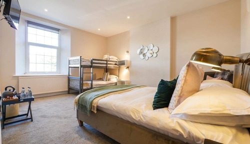 Deluxe Quadruple Room