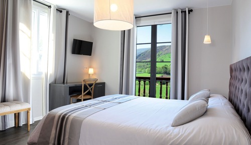 AGIAN SUPERIOR ROOM
