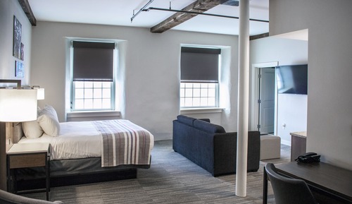 Executive Studio, 1 King Bed with Sofa bed