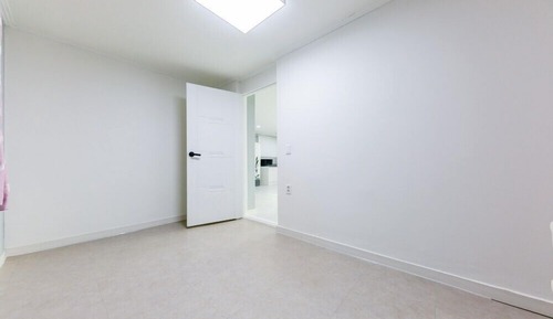 Room (B101)