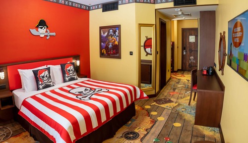 Pirate Themed Room with park access