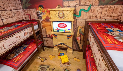 Adventure Fully Themed Family Suite with park access