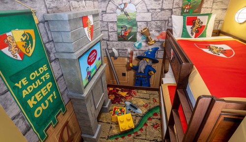 Kingdom Themed Room with park access