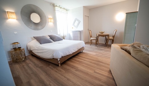 Suite, Mountain View (Coup de Foudre no. 26)